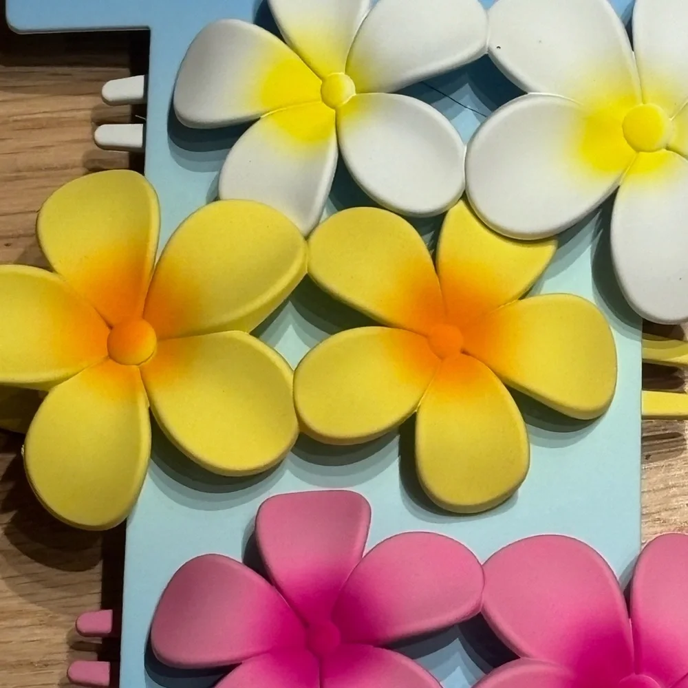 NWT Piper K Tropical Plumeria Flower Flat Lay Claw Clips - White, Yellow, Pink